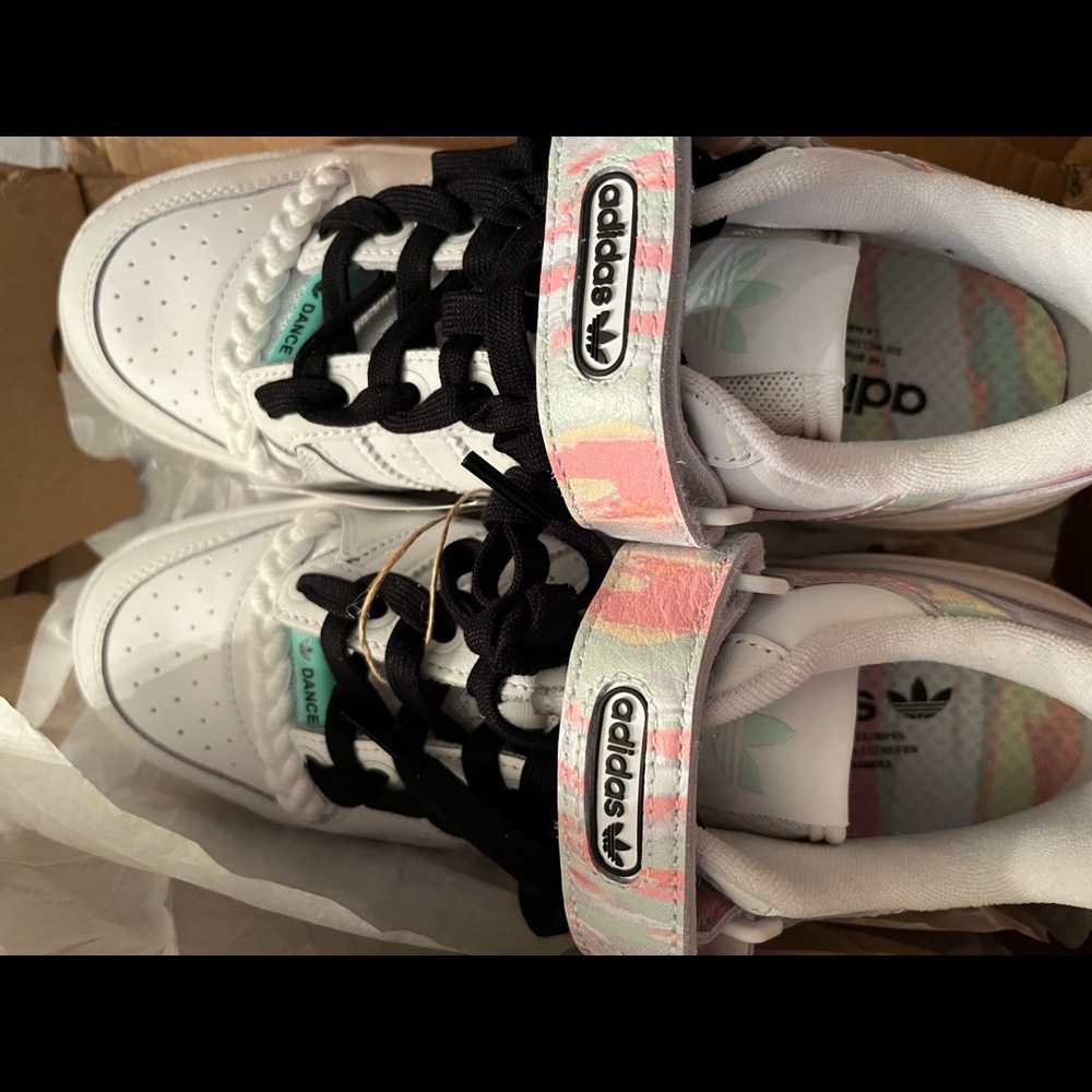 BNIB Womens’s Adidas Forum lows, custom size 8.5